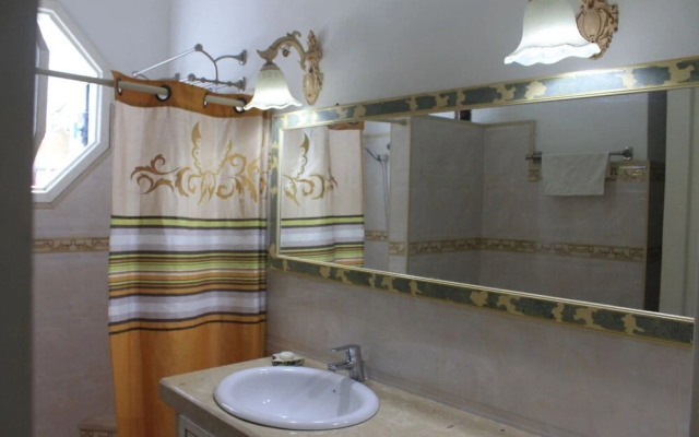 Hostal Sra. Vivian, Apartamento independiente VEDADO