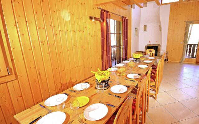 Luxurious Chalet in Riddes with Hot Tub