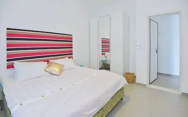 Yafo 35 apartment