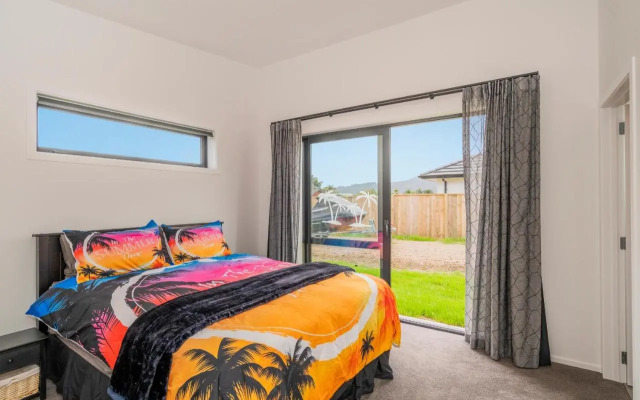 Sun and Sea Sanctuary - Whitianga Holiday Home