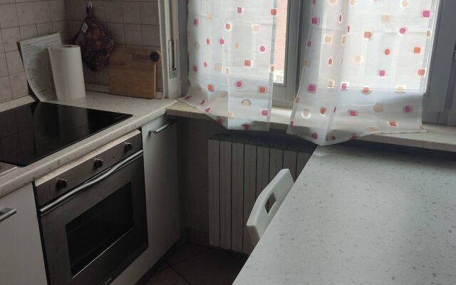 Apartment Near The Metro