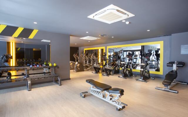 Luxury Residence with Indoor Pool & GYM