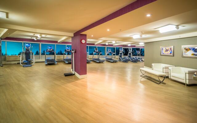 Crowne Plaza Saddle Brook by IHG
