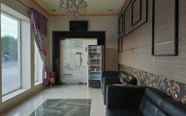 OYO 93953 Kost Tamara Near Kantor Desa Sengka