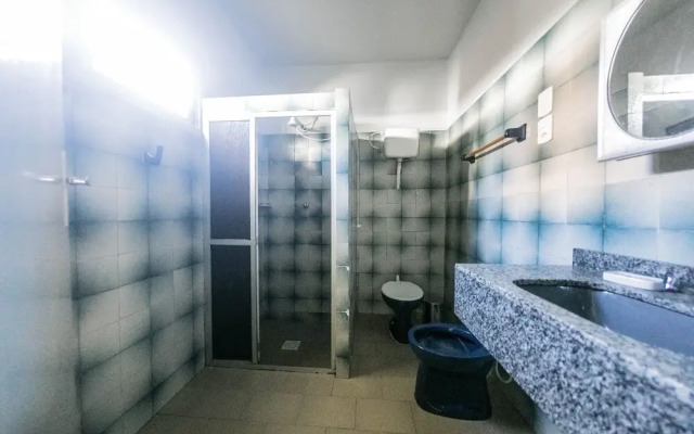 Casa 2 Amarela - Casa piscina 10 pessoas