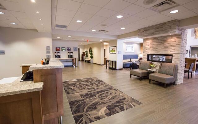 Hampton Inn & Suites Pittsburgh/Harmarville