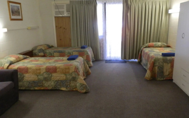 Coachman Motel