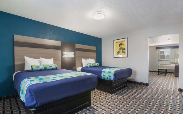 Knights Inn and Suites Salem