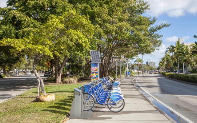 Holiday Inn Miami Beach - Oceanfront, an IHG Hotel