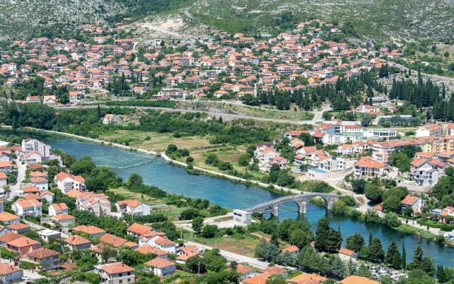 Trebinje LUX Apartman sa garažom blizu centra