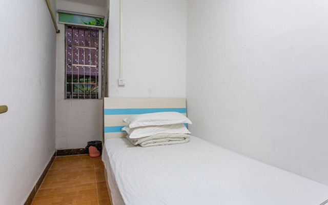 Fuhua Cards Hostel