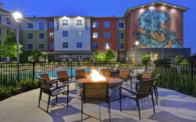 Homewood Suites by Hilton TechRidge Parmer @ I-35