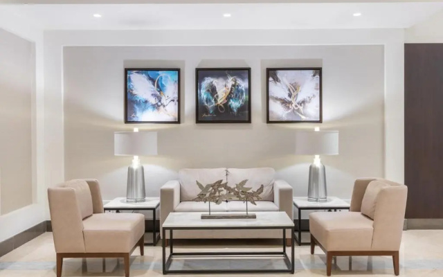 Landmark Hotel & Suites