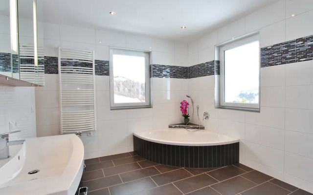 Spacious Villa With Garden in Hinterthiersee
