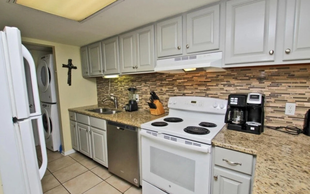 Castaways by Youngs Suncoast