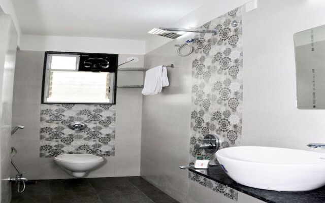 OYO 9533 Hotel Milind Villa