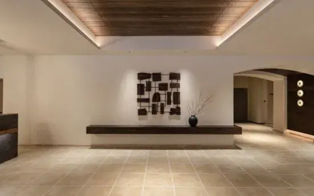 Zhuishan Mingjing Hot Spring Resort Hotel