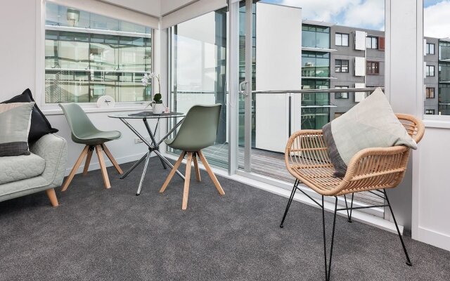 QV Friendly Harbour Apartment - 743