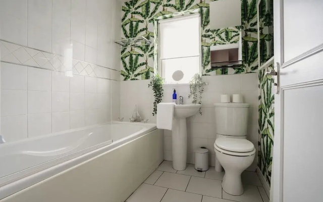 Central Belfast Apartments: Unique Retreat in the East