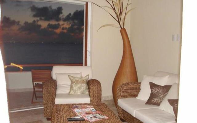 Puerta Al Mar 105 by Skyrun