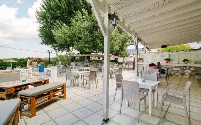 Ampavris Family Apartments