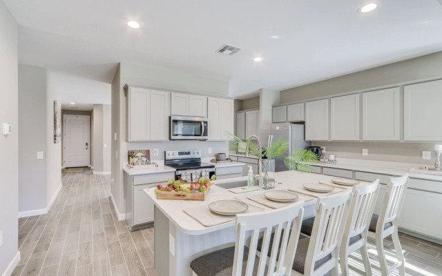 Maricopa Home w/ Yard - 1 Mi to Harrahs Casino!