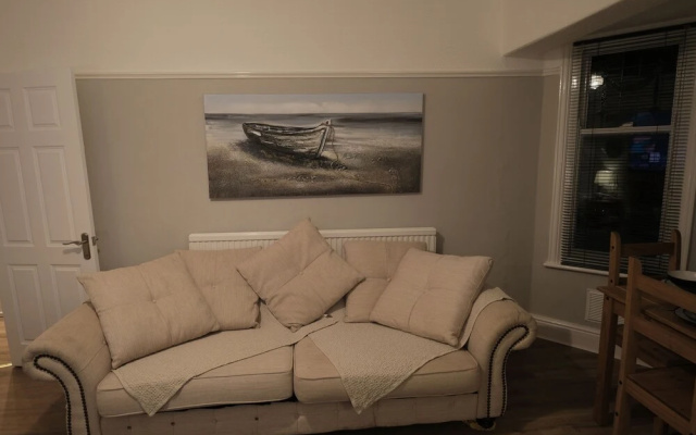 2br-beachviews-petfriendly-freeparking