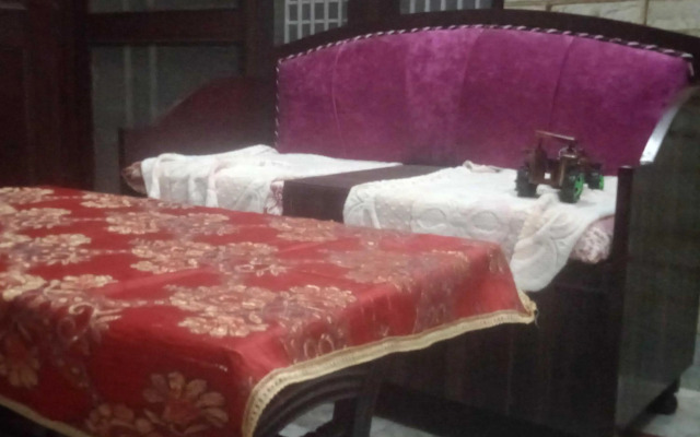 OYO HOME 92078 Pinky Homestay