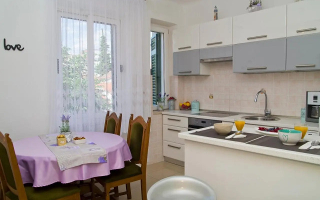 Apartment Port View-5 min from center