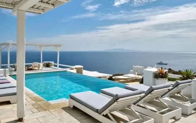 Stunning Villa With Panoramic View