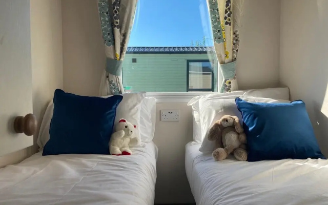 Bay View 37 Oceans Edge by PRL Lodge Hire