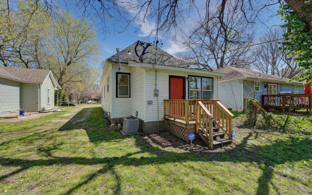 Springfield Home < 1/2 Mi to Commercial Street!