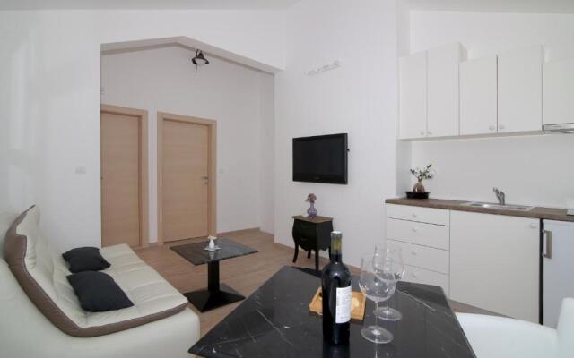 Apartments Corner