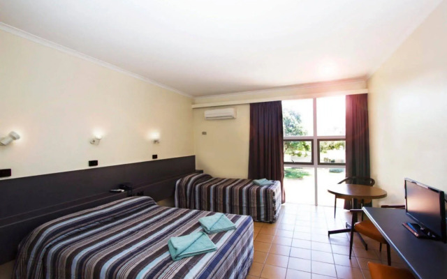 Albatross Bay Resort