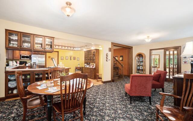 Black River Inn Bed and Breakfast