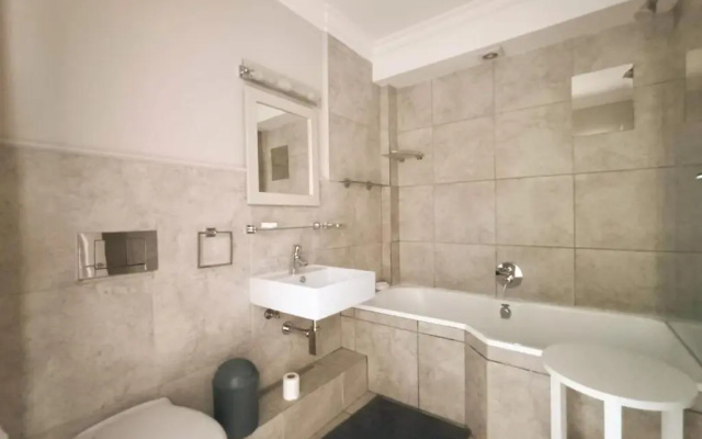 The Aqua - Sleeps 4 - Patio & Sea Views