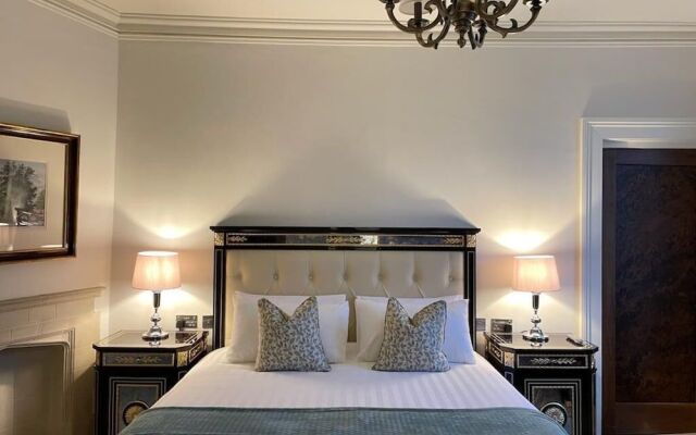 Weston Manor Hotel