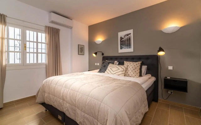 Newly renovated 3 bedroom apt next to Puerto Banús