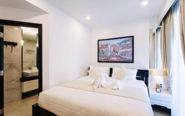 The Experience Walking Street Chiang Mai