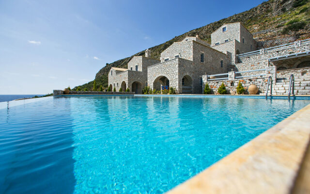 En Plo Luxury Suites