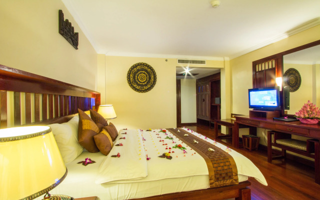 Royal Empire Hotel