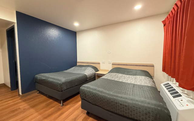 Shasta Vista Inn & Suites