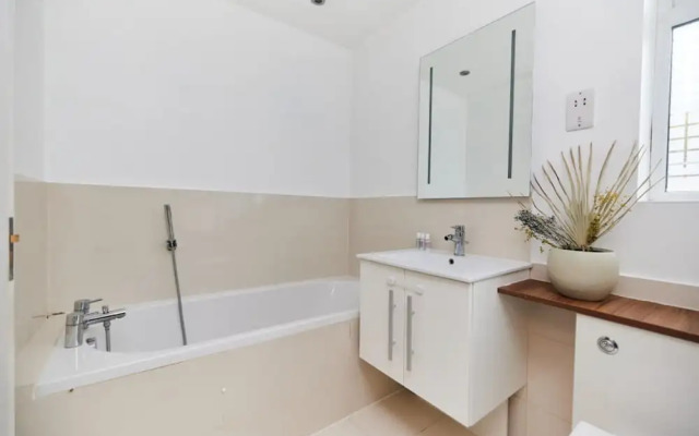 The Chiswick Escape - Lovely 2bdr House With Garden