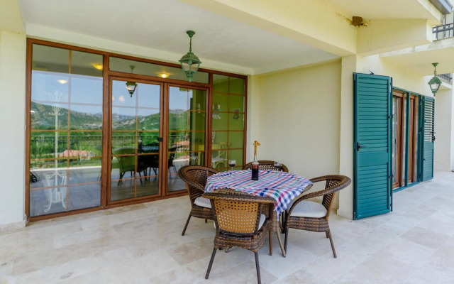 Rustic House Leković