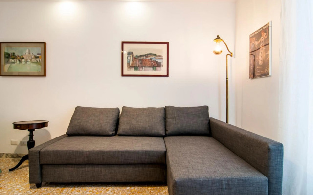 Vatican Museums Roomy Apartment