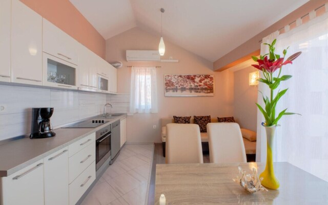 Nice Home in Prigradica With Wifi and 1 Bedrooms