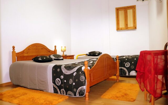 Alojamentos Estrela Peles