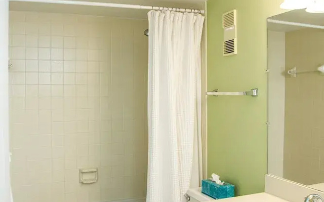 South Seas Tower 4 605