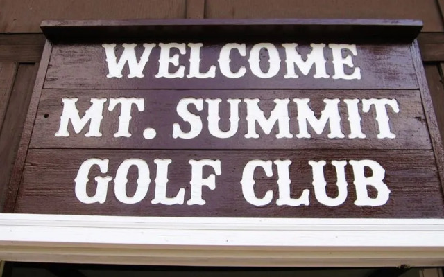 The Historic Summit Inn