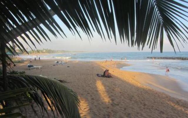 Shanika Beach Inn